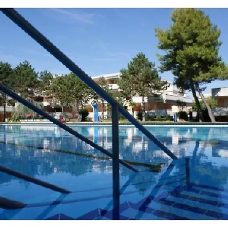 Modern In - 2 Swimming Pools - Tennis Courts *
