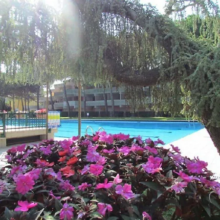 Modern In - 2 Swimming Pools - Tennis Courts *