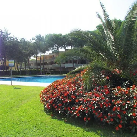Modern In - 2 Swimming Pools - Tennis Courts *